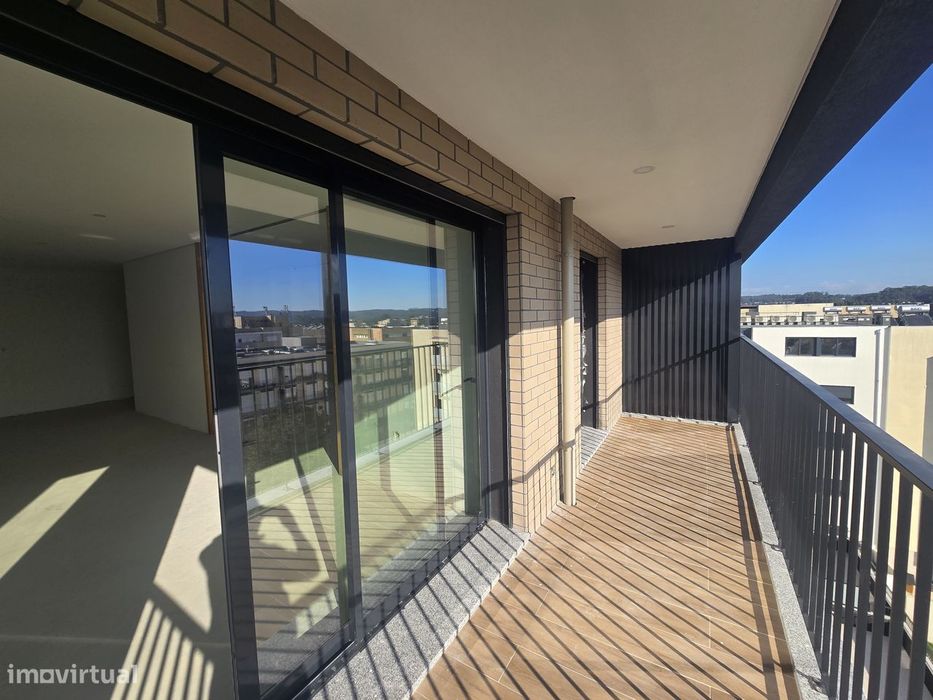 T3 Castêlo da Maia novo 2 frentes garagem para 2 viaturas