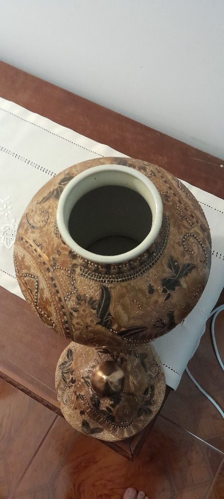 Louças. Pote decorativo grande