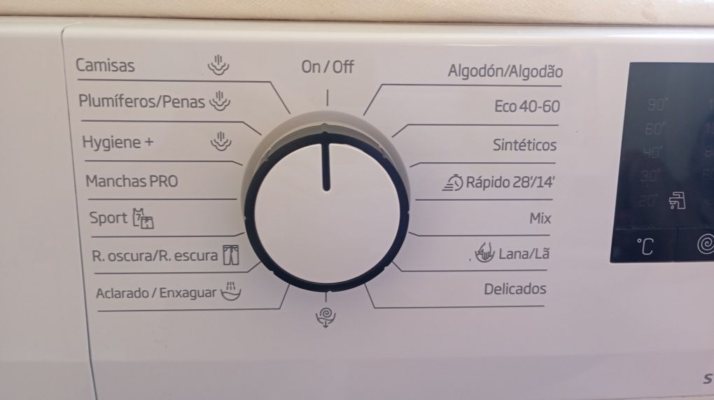 Máquina de lavar roupa