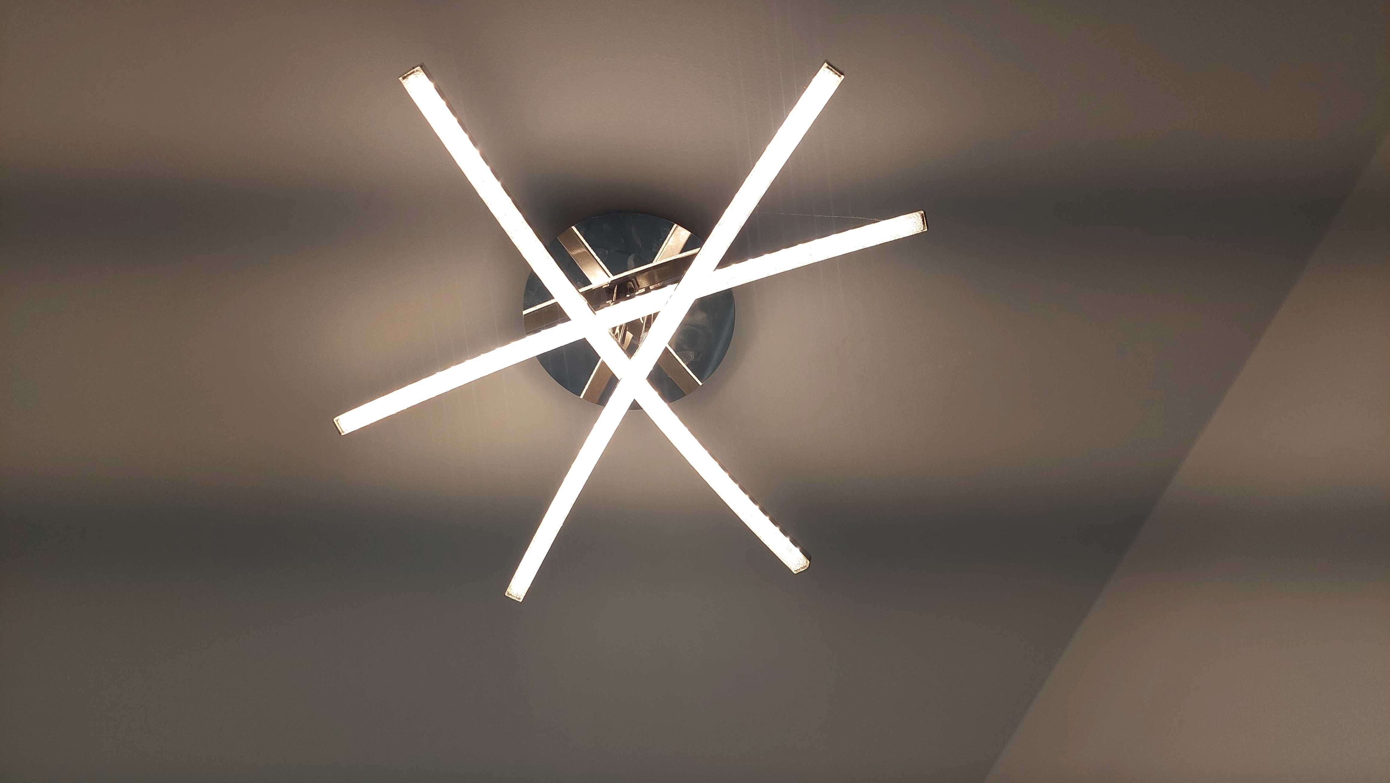 Lampa sufitowa LED 3 ramienna.