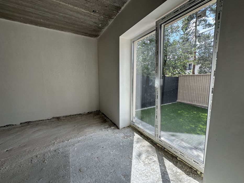 Продаж будинку з чистовим оздобленням та підвалом в Ірпені