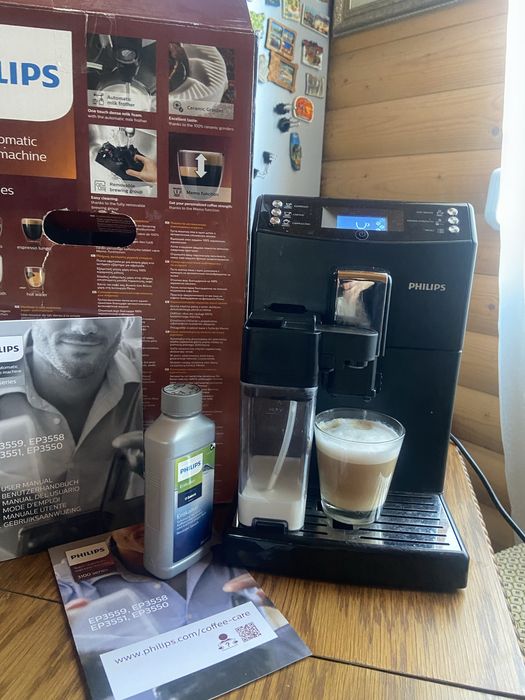 Кавоварка кавомашина 3 роки Philips EP3550 LateGo капучино з дому!!!