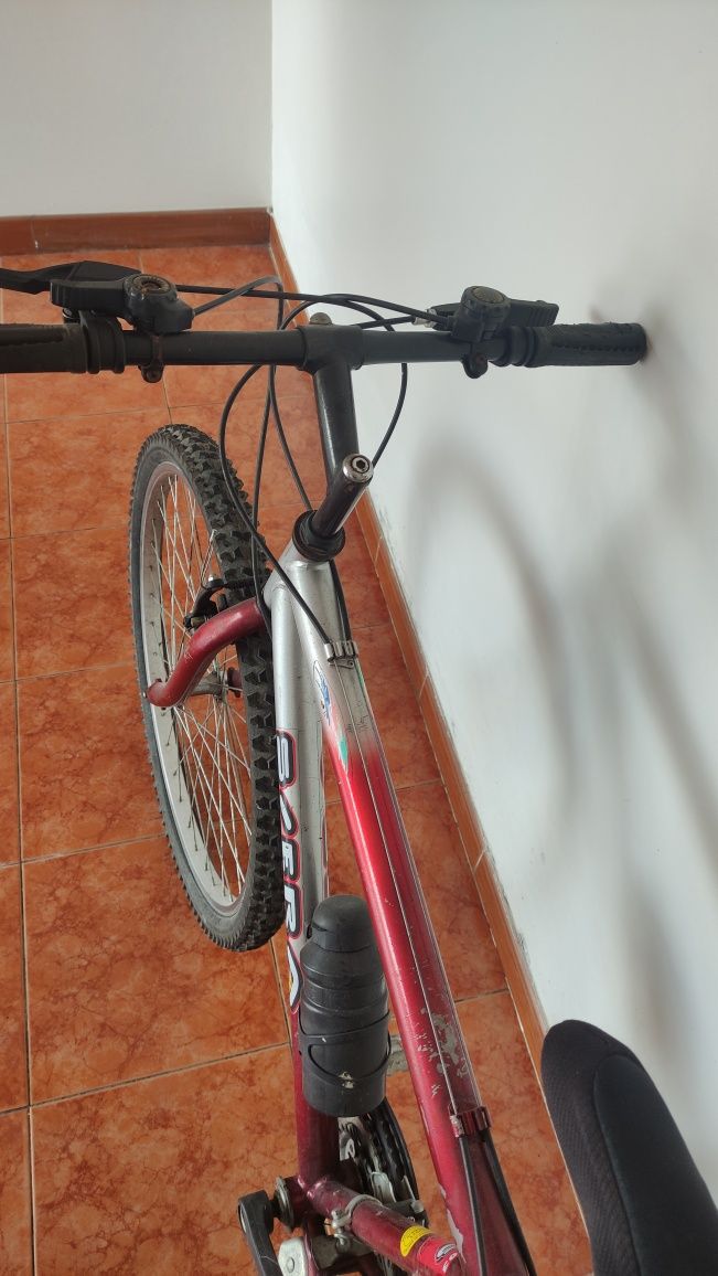 Bicicleta usada em bom estado