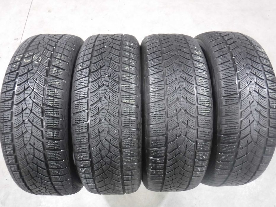 4xOpony 215/60/R17 Zimowe Goodyear Ultra Grip SUV 6mm
