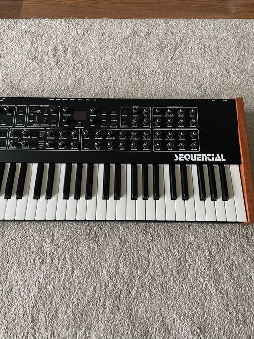 Sequential PROPHET REV2 - jak nowy