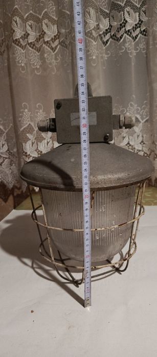 Stara Potężna lampa zewnętrzna 4,3 kg.