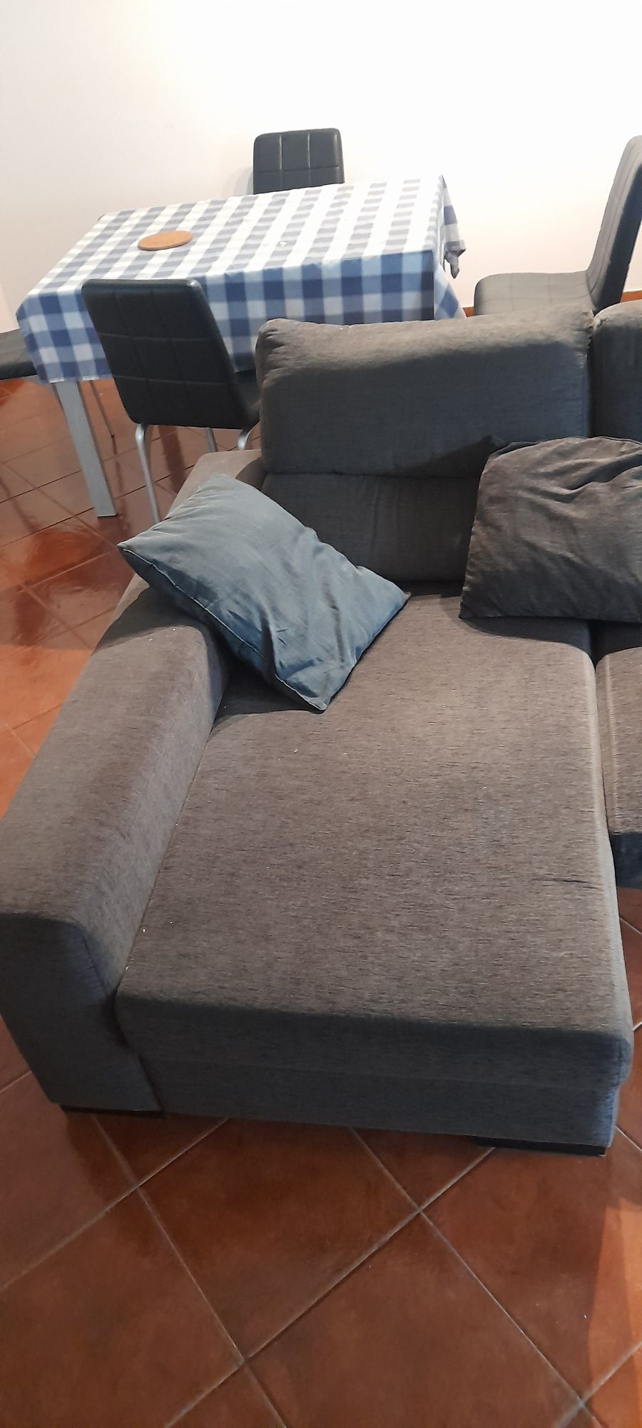 Sofá chaise longue castanho