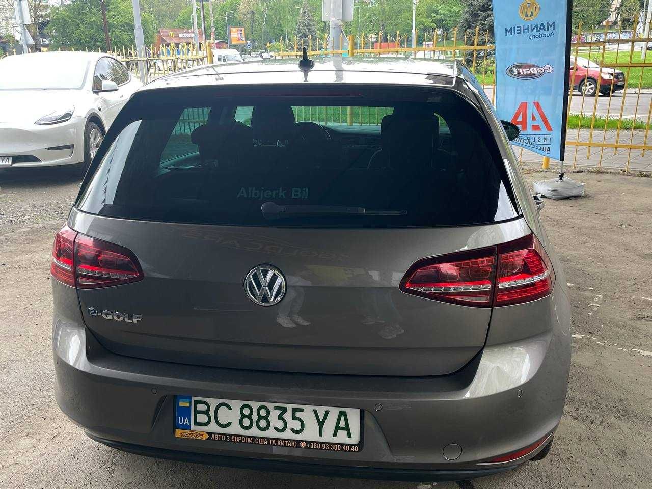 Volkswagen e-Golf 2015