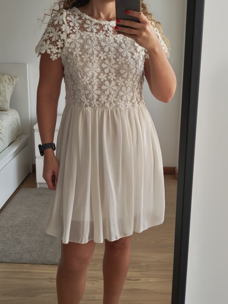 Vestido branco com renda