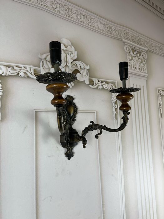 Stary Kinkiet z Drewna i Mosiądzu