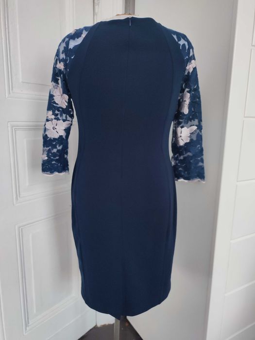 Elegancka sukienka z koronką rozmiar 42