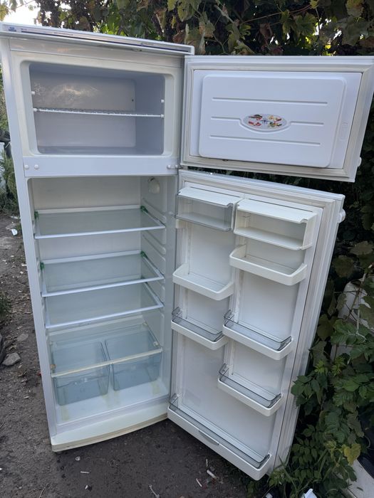 Продам холодильник