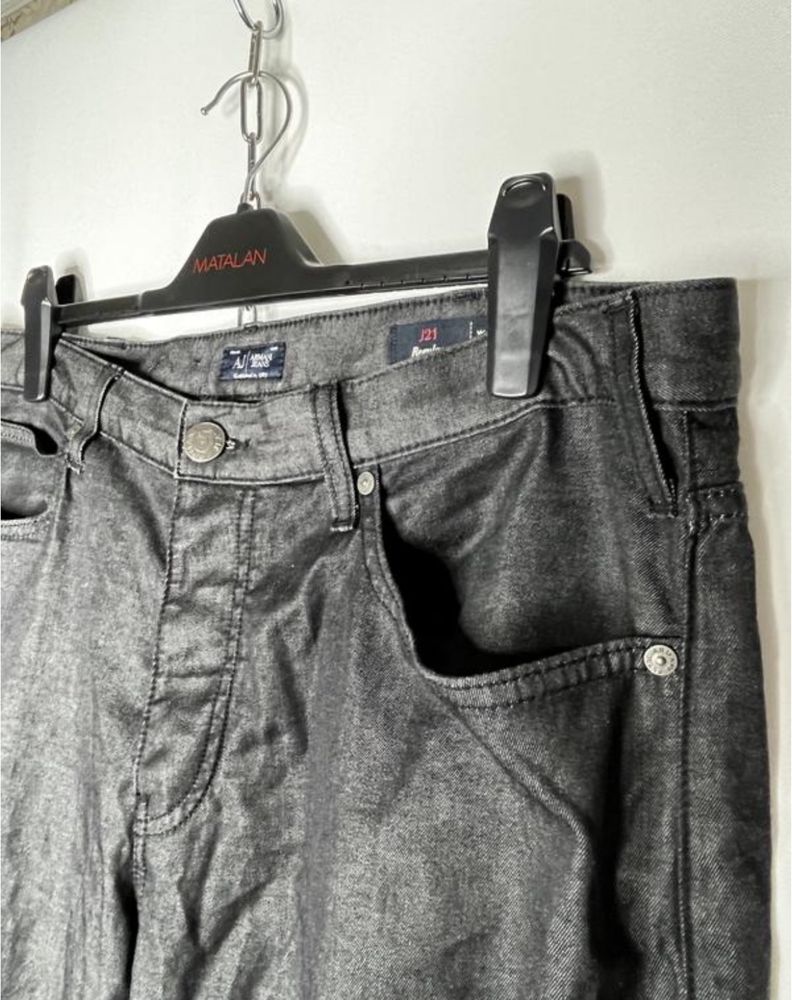 Оригінальні дуже красиві базові джинси armani jeans