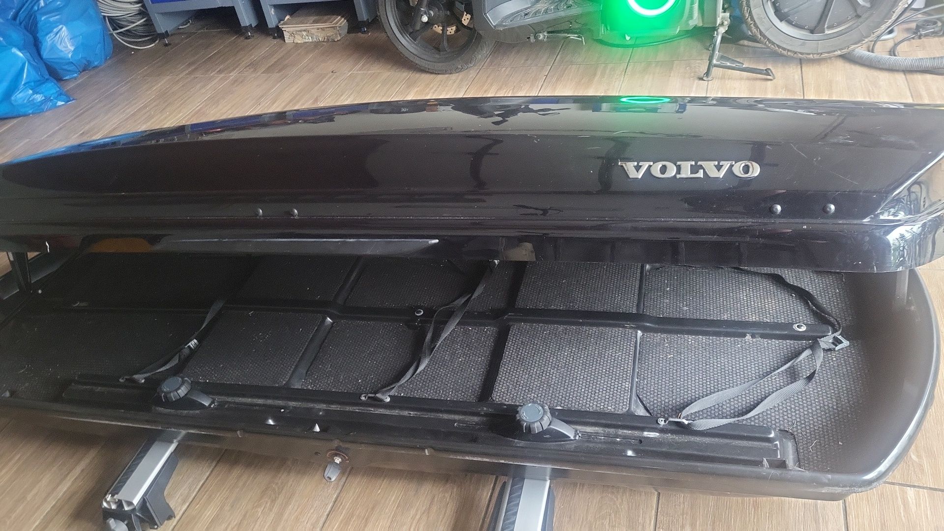 Dachbox ( bagaznik na dach ) volvo xc90 2021 rok