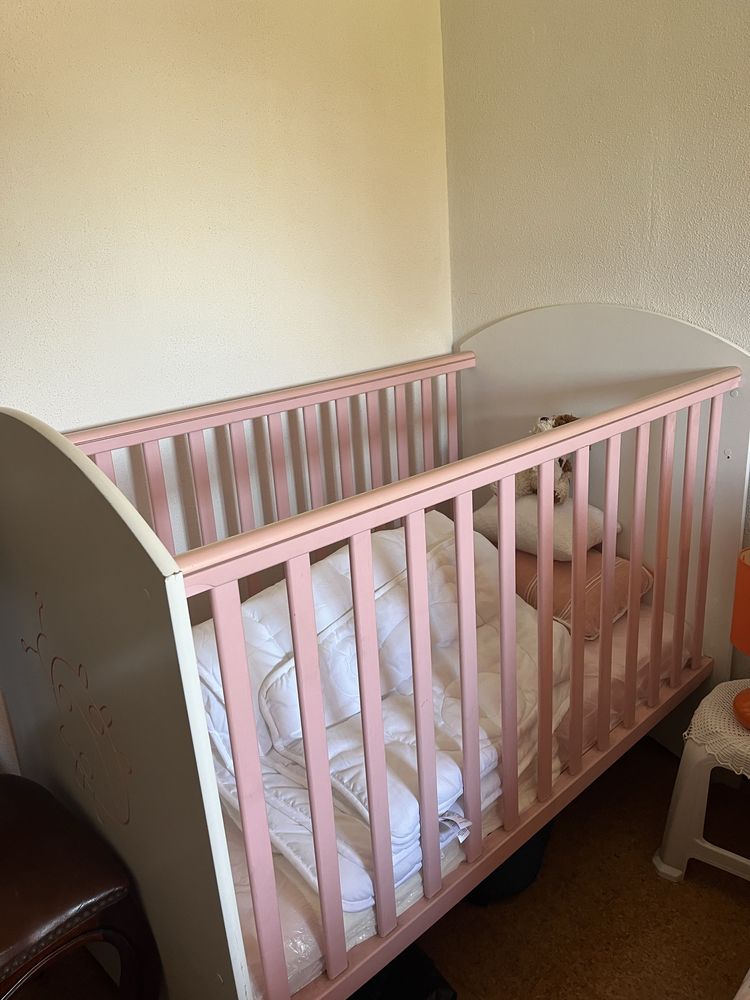 Berço/cama de grades c/ colchão