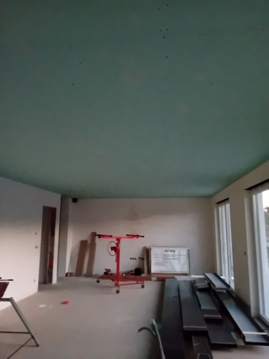 Prestação de serviços de construção e acabamentos