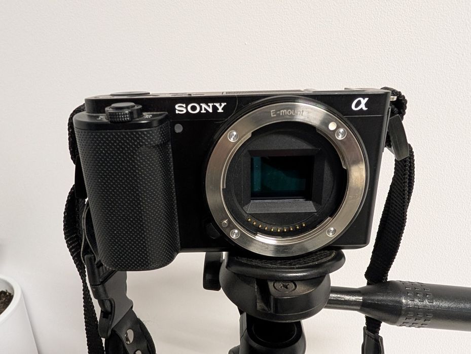 Sony ZV-E10 +obiektyw jasny Sigma 16 mm 1.4 stan idealny, 1 właściciel