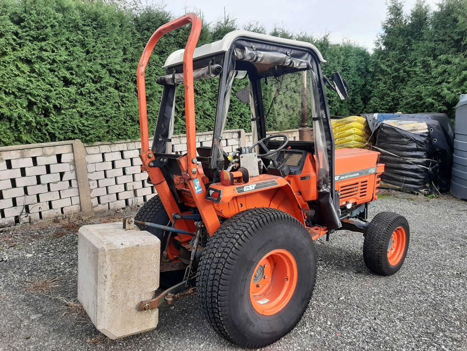 Ciągnik ogrodniczy ogrodowy  Kubota L2550 30KM 4x4 Yanmar Iseki