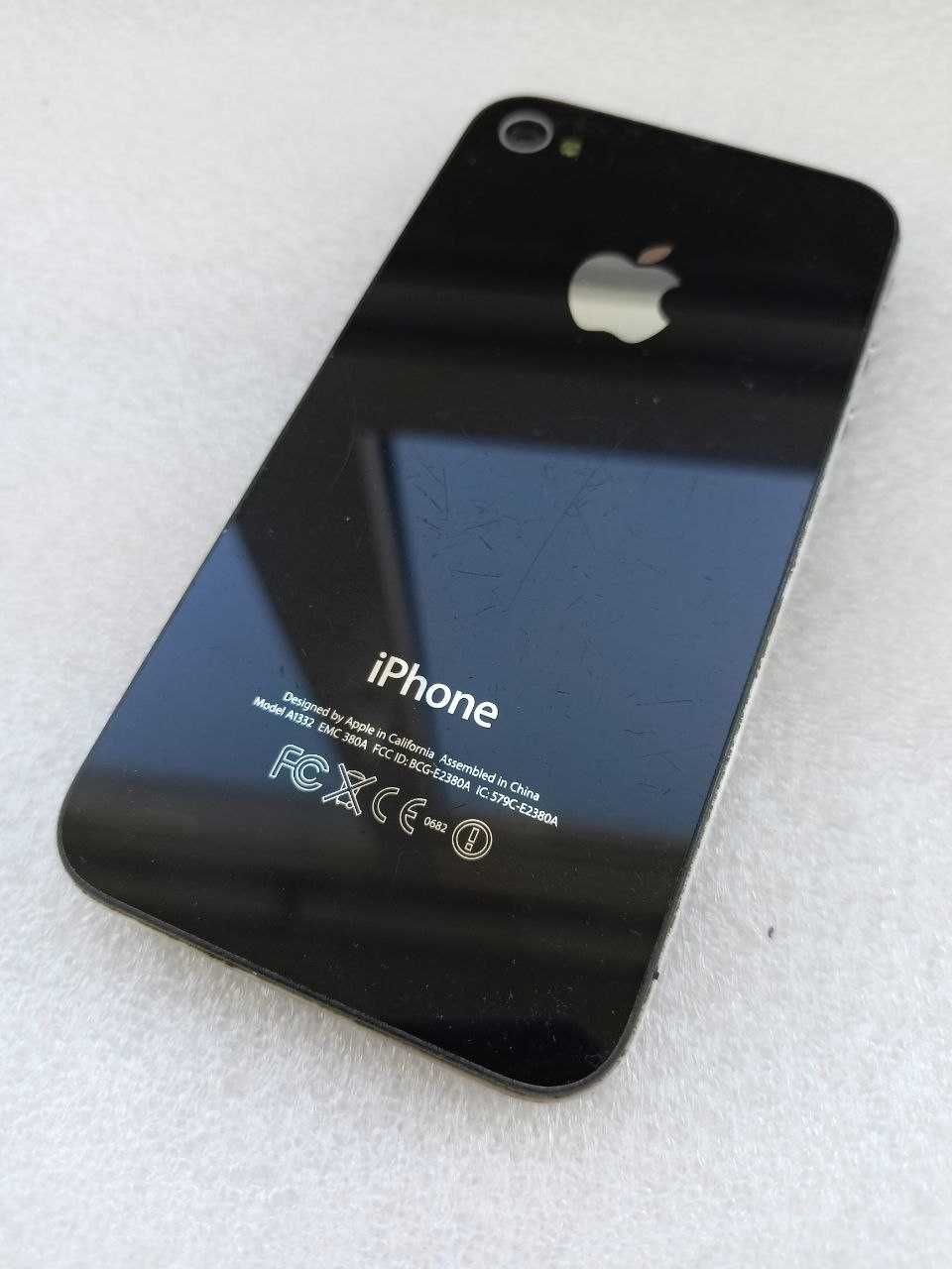смартфон iPhone 4
