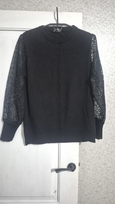 Светр жіночий святковий