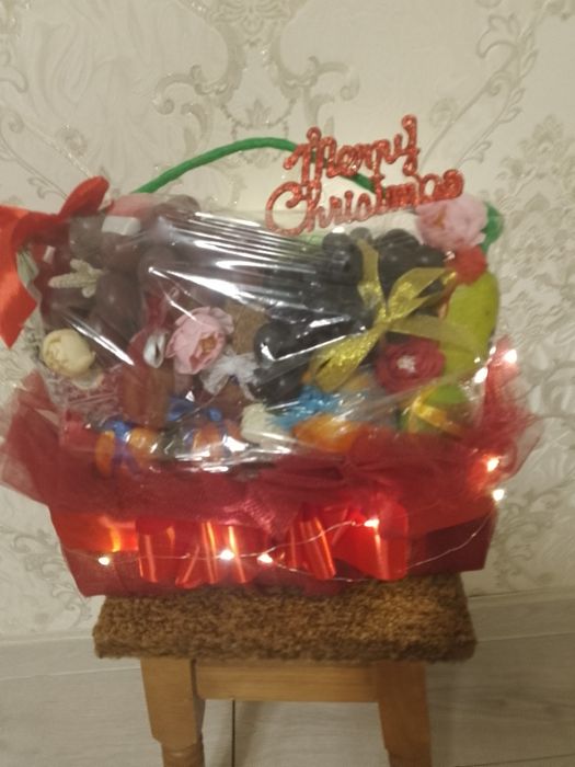 Продам фруктові корзини