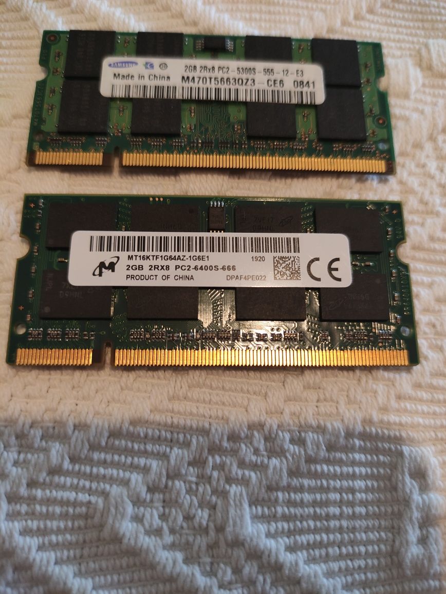 Memórias DDR2 1GB para portáteis