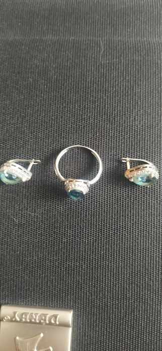 Коипмплект ювелирных украшений  серьги и кольцо из белого золота !