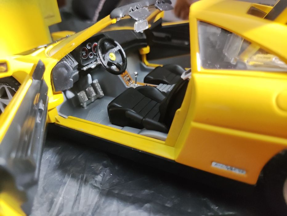 Ferrari 348ts 1/18 marca Mira