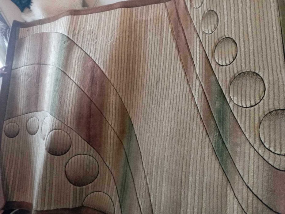 Sprzedam dywan w bardzo dobrym stanie