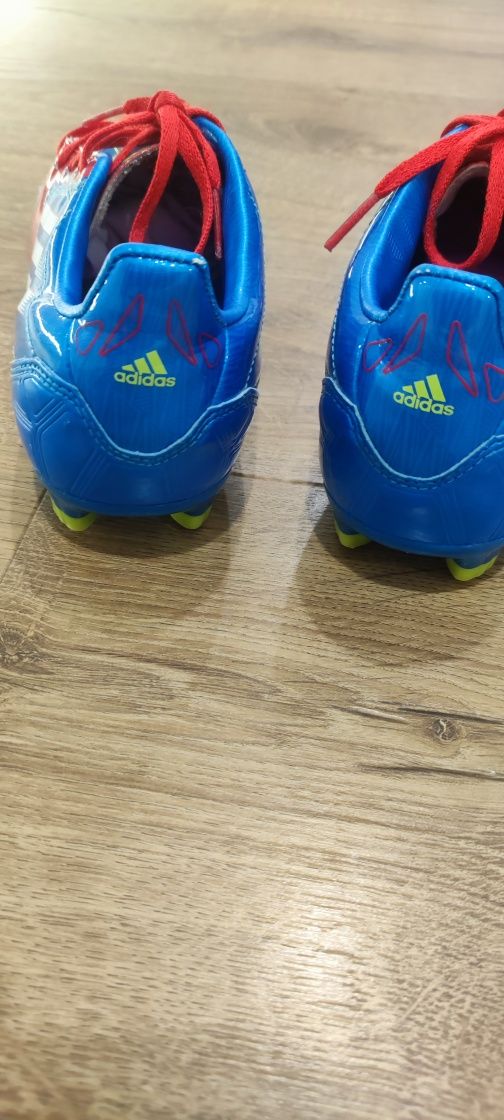 Śliczne korki Adidas roz.37,5 Polecam stan idealny Tanio!