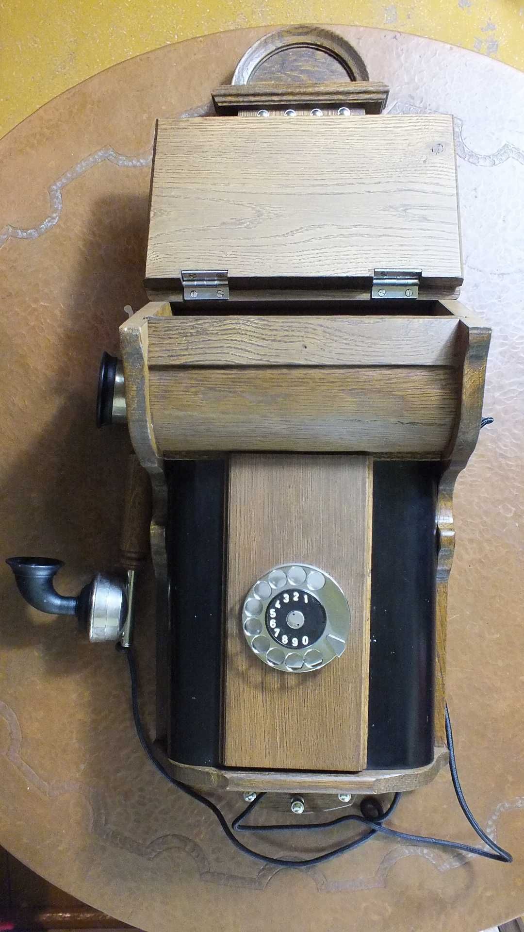 Telefon vintage, telefon retro, stary telefon, zabytkowy