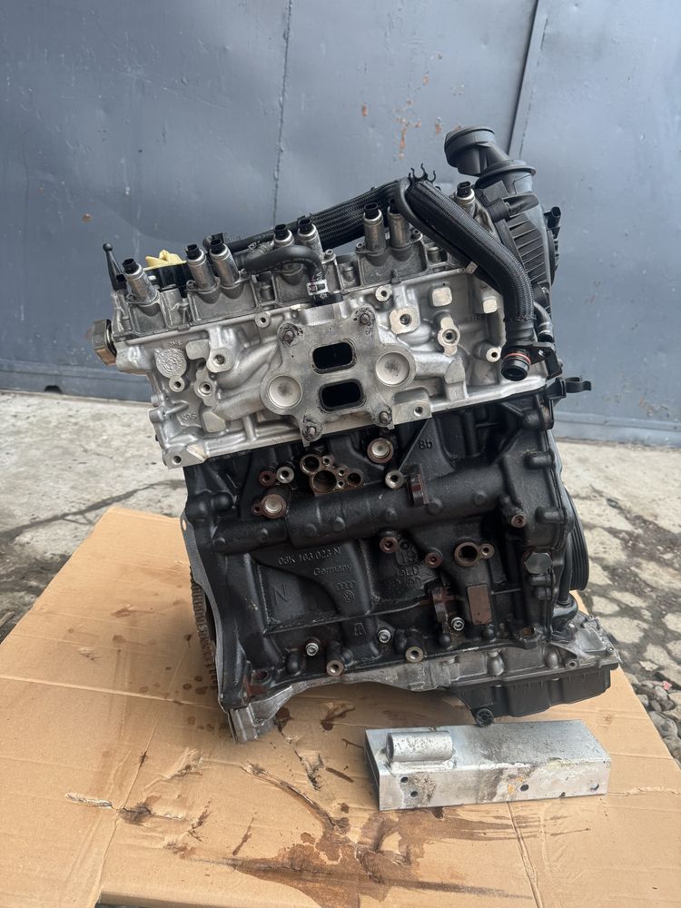 Q5 80A  двигун мотор 2.0  DJY DJYA djy VW Audi  A4 B9 8W A5