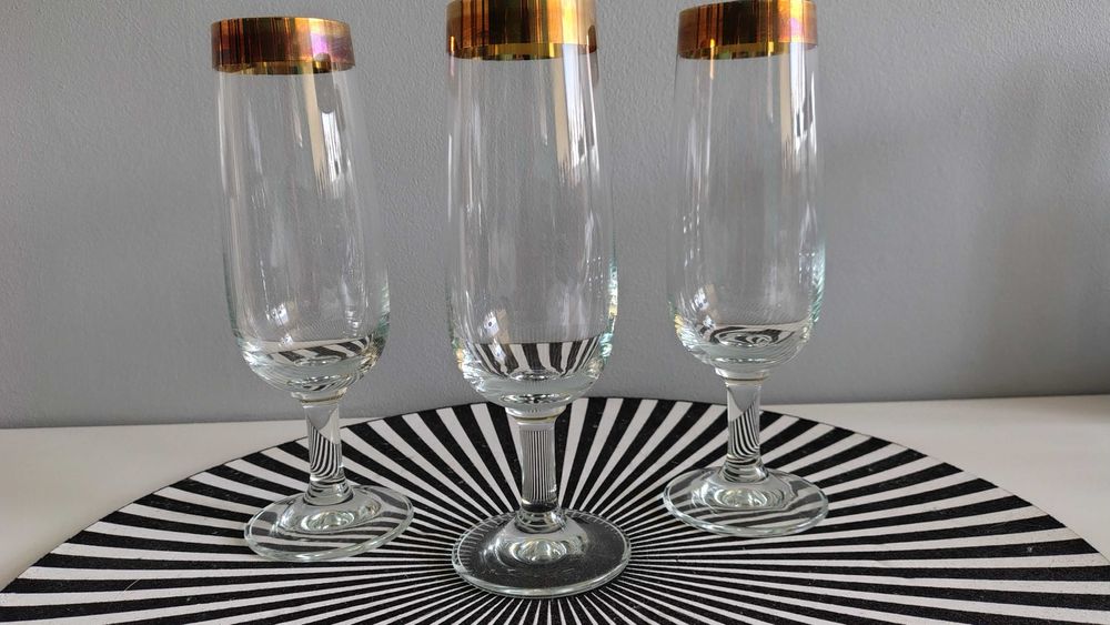 Kieliszki do szampana PRL
