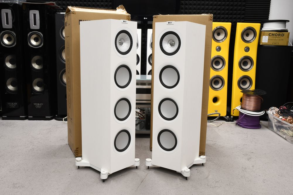 Białe kolumny Głośnikowe podłogowe stereo KEF Q750