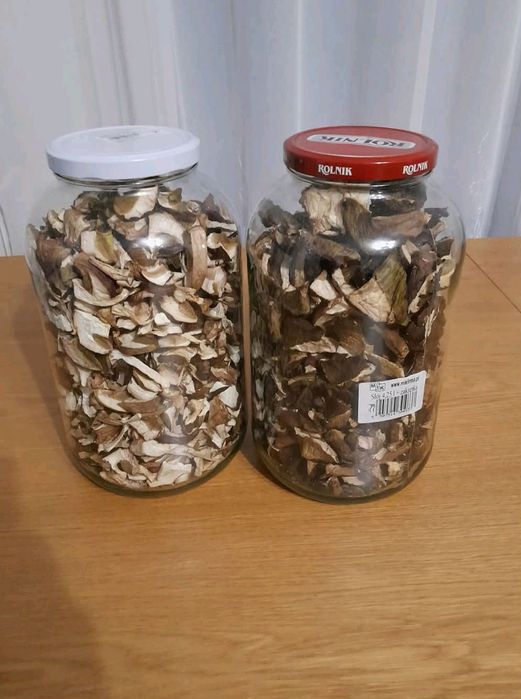 Mix suszonych grzybów, całe lub w proszku.