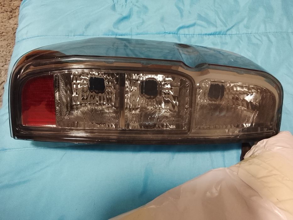 Faróis traseiros Nissan d40 ano 05 a 09
