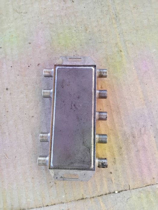 Продаю Коммутатор GI A-801, 8x1 DISEqC 2.0 118x65x16