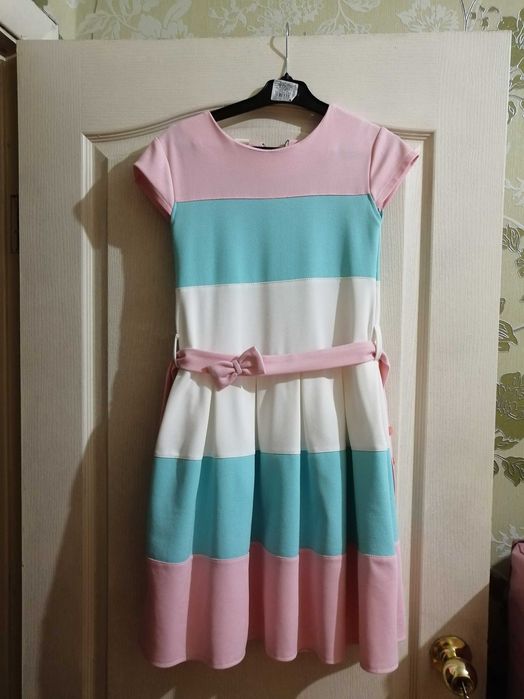 Сукня на дівчинку