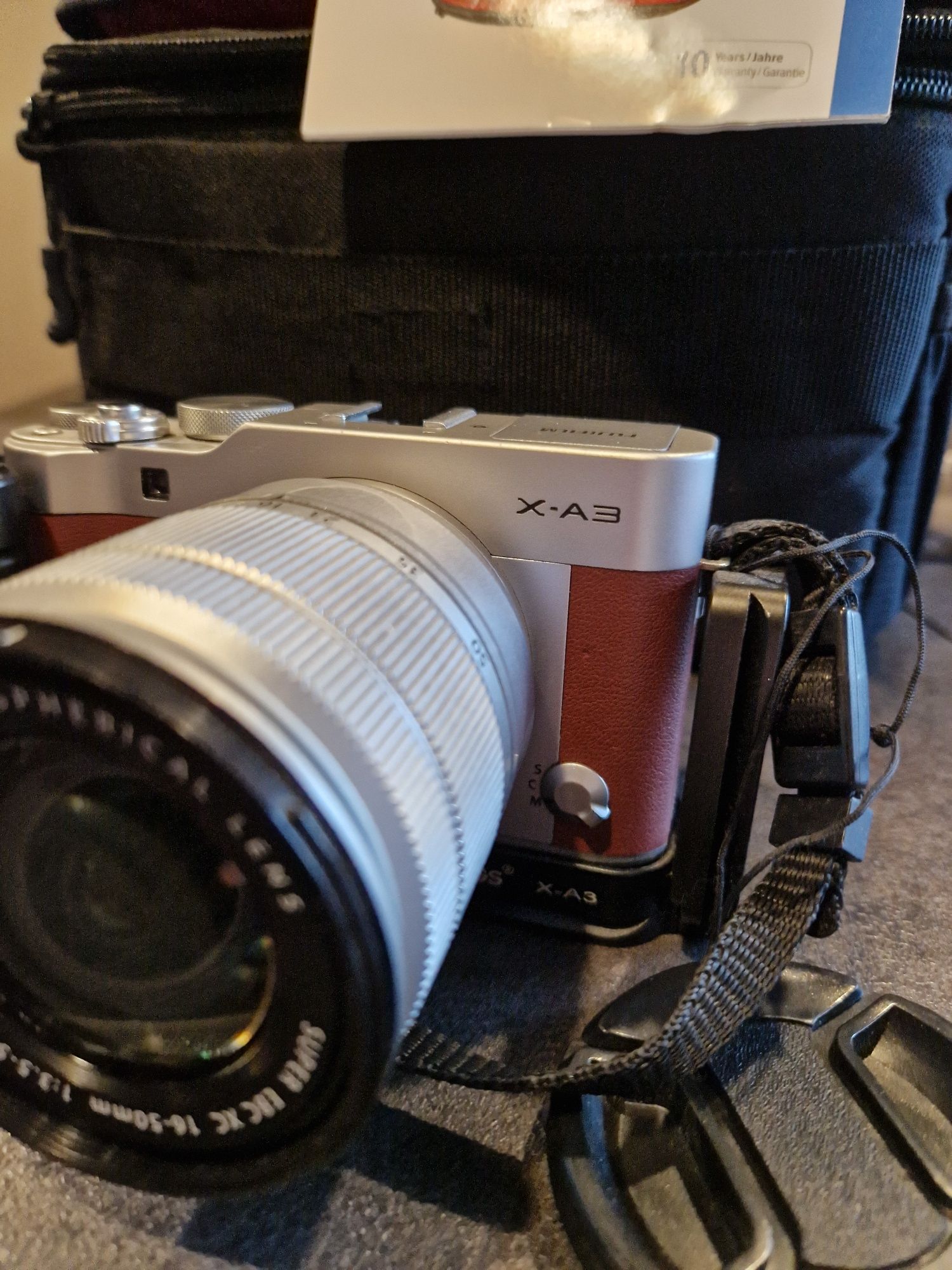 Aparat Fujifilm X-A3 z torbą i szybkozłączką