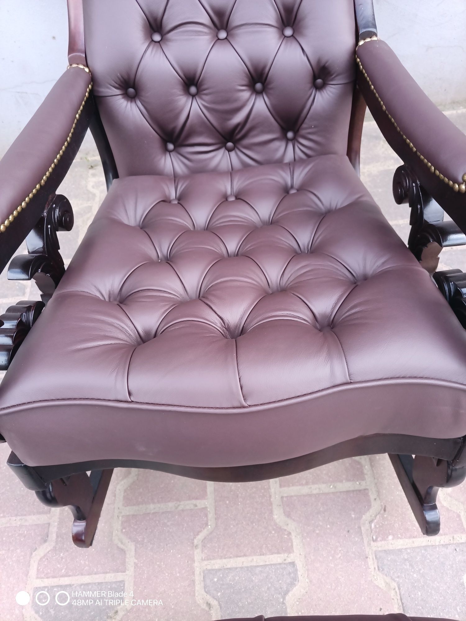 Fotel bujany Chesterfield