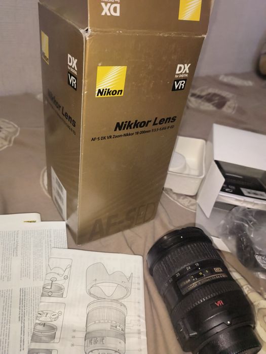 Объектив Nikkor AF-S DX VR 18-200mm f/3.5-5.6G IF-ED