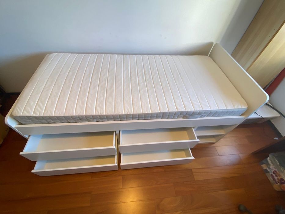 Cama IKEA com arrumação + colchão