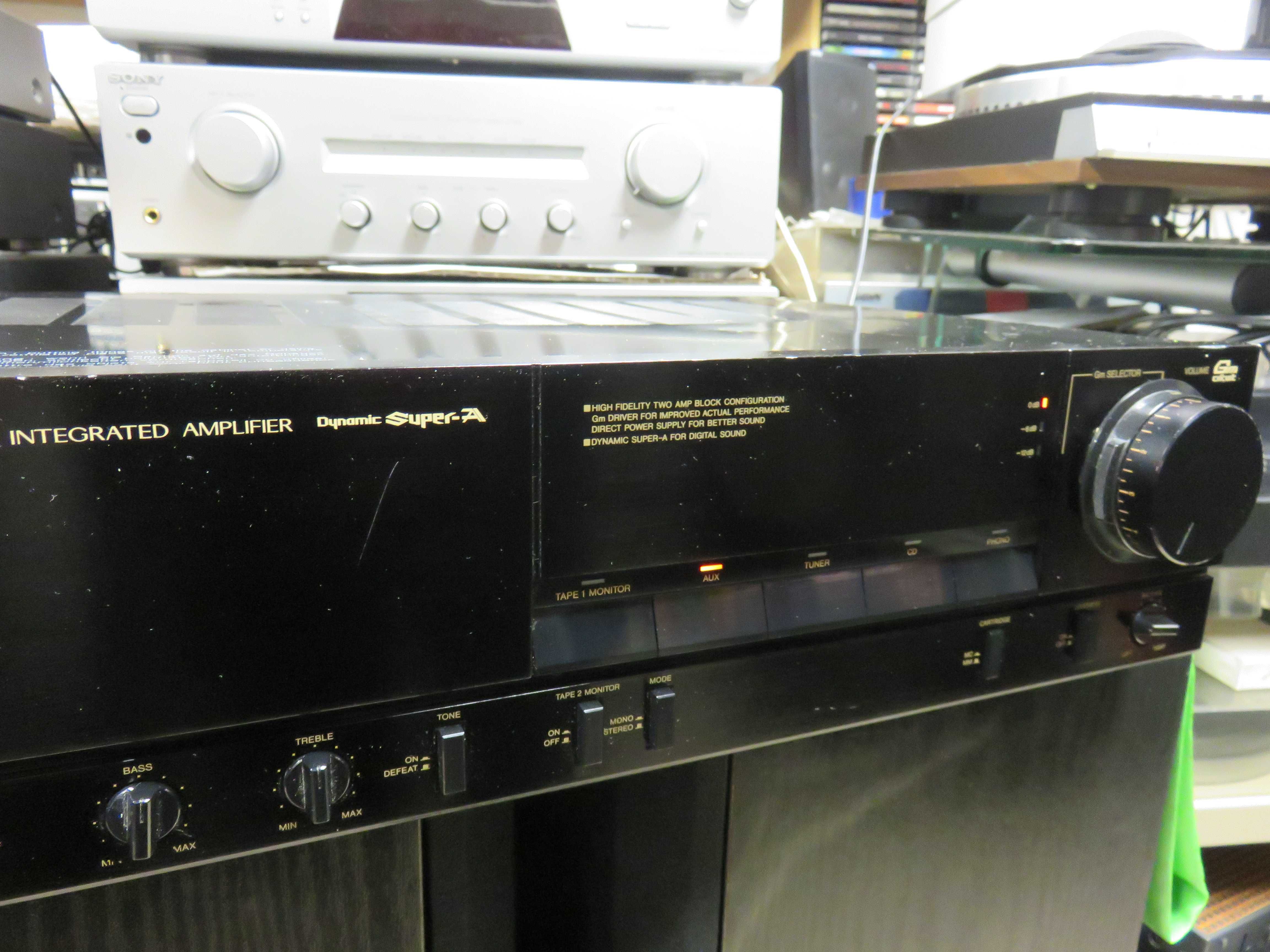 Wzmacniacz JVC AX-550 Solidny