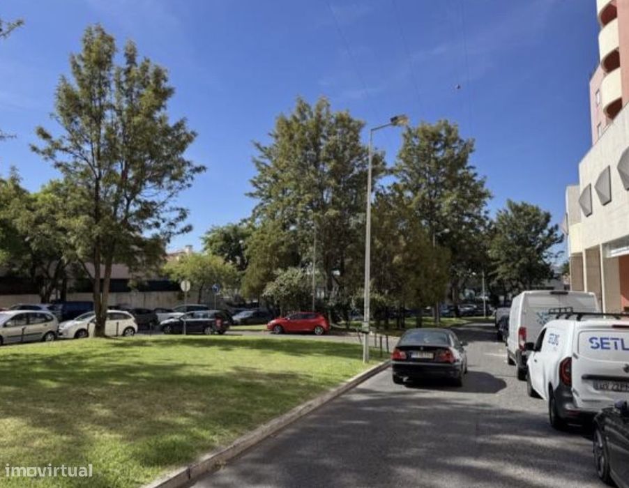 Particular-particular, Apartamento T-3 c box na Ribeirada ( Odivelas )