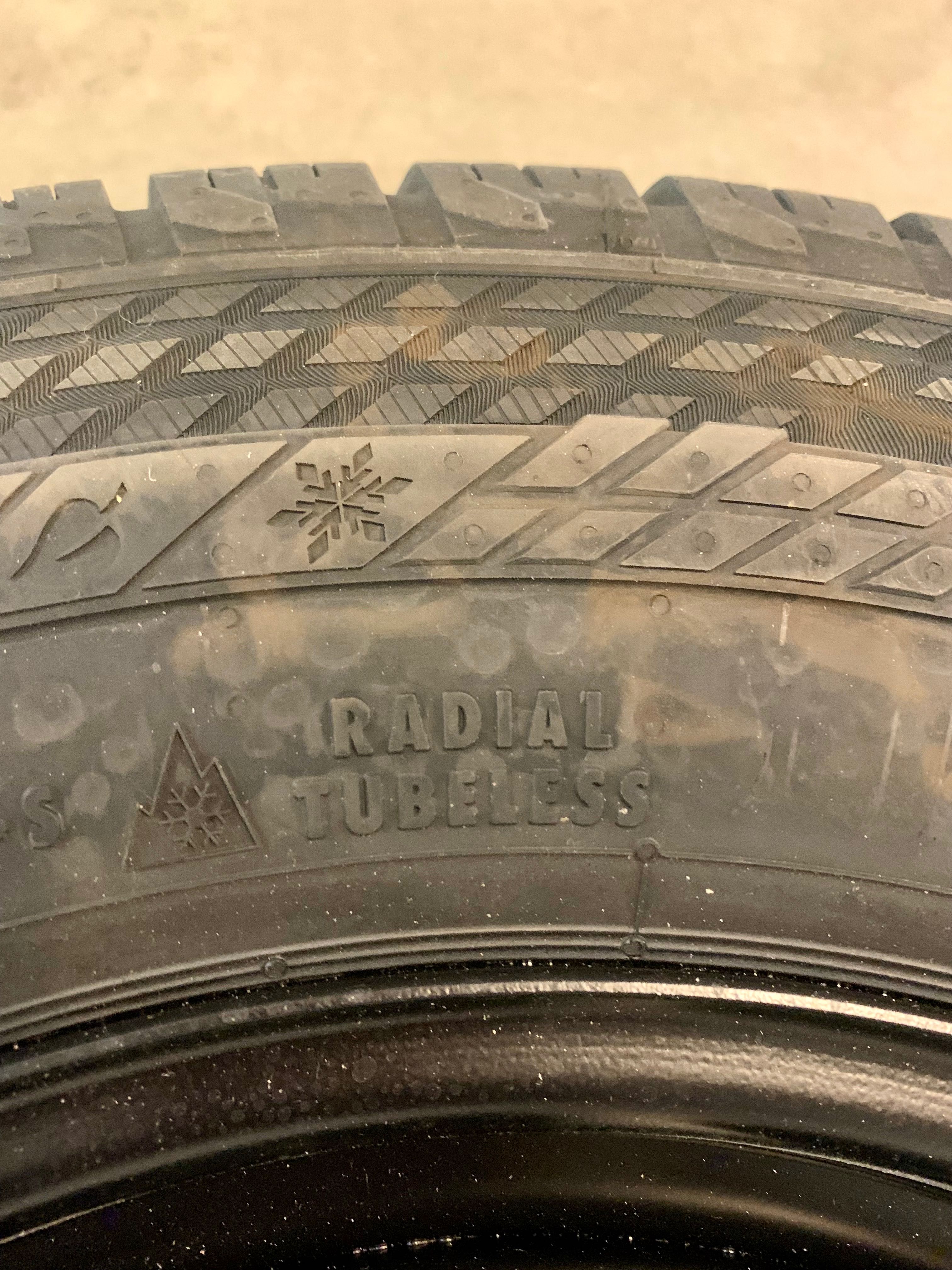 NOWA opona całoroczna Continental | 235/65 R16 | Czarna felga stalowa