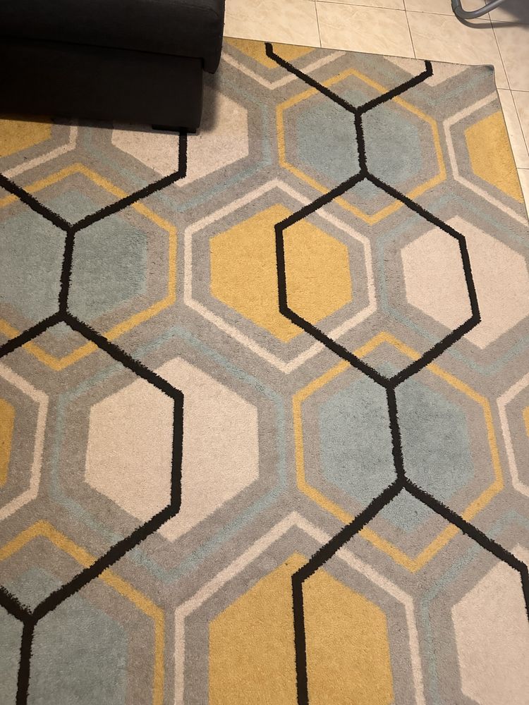 Tapete preto amarelo - TAPISO Lazu