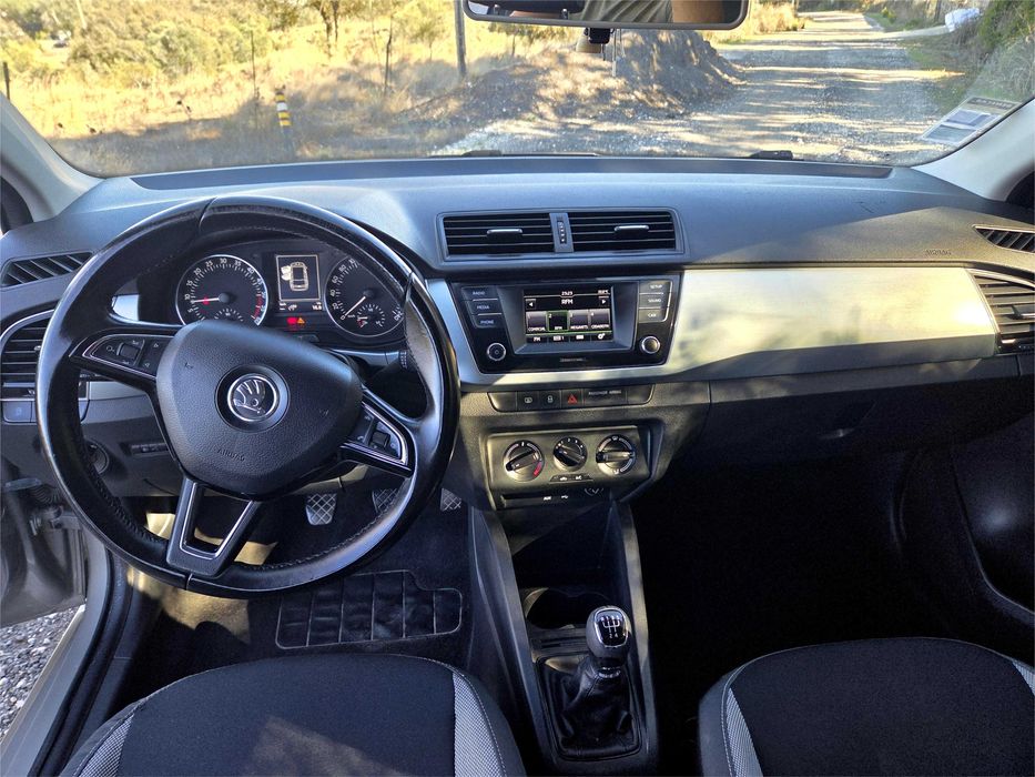 Skoda Fabia Break 1.4 TDI Livro de revisões completo