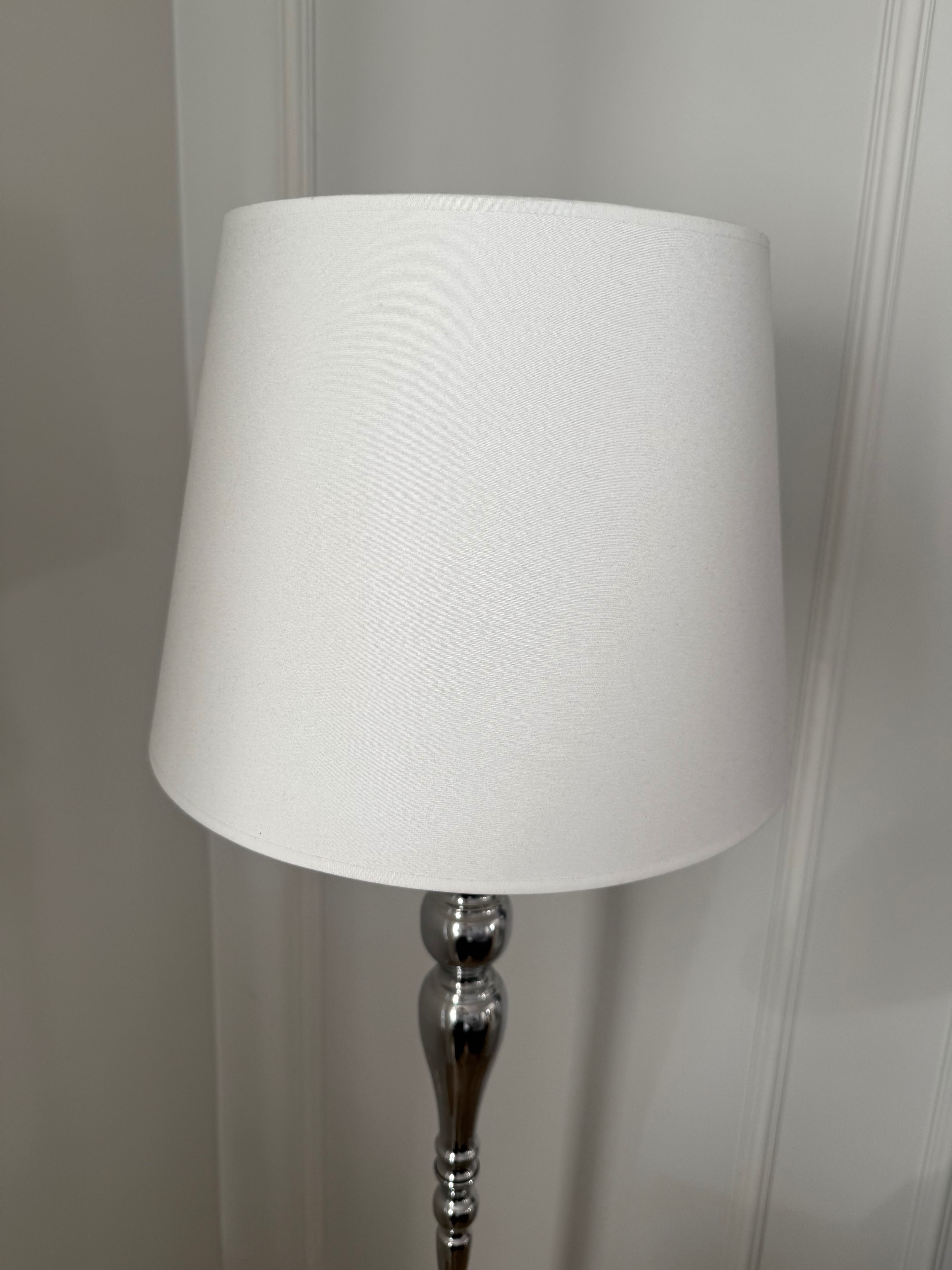 Lampa stojąca srebrna glamour