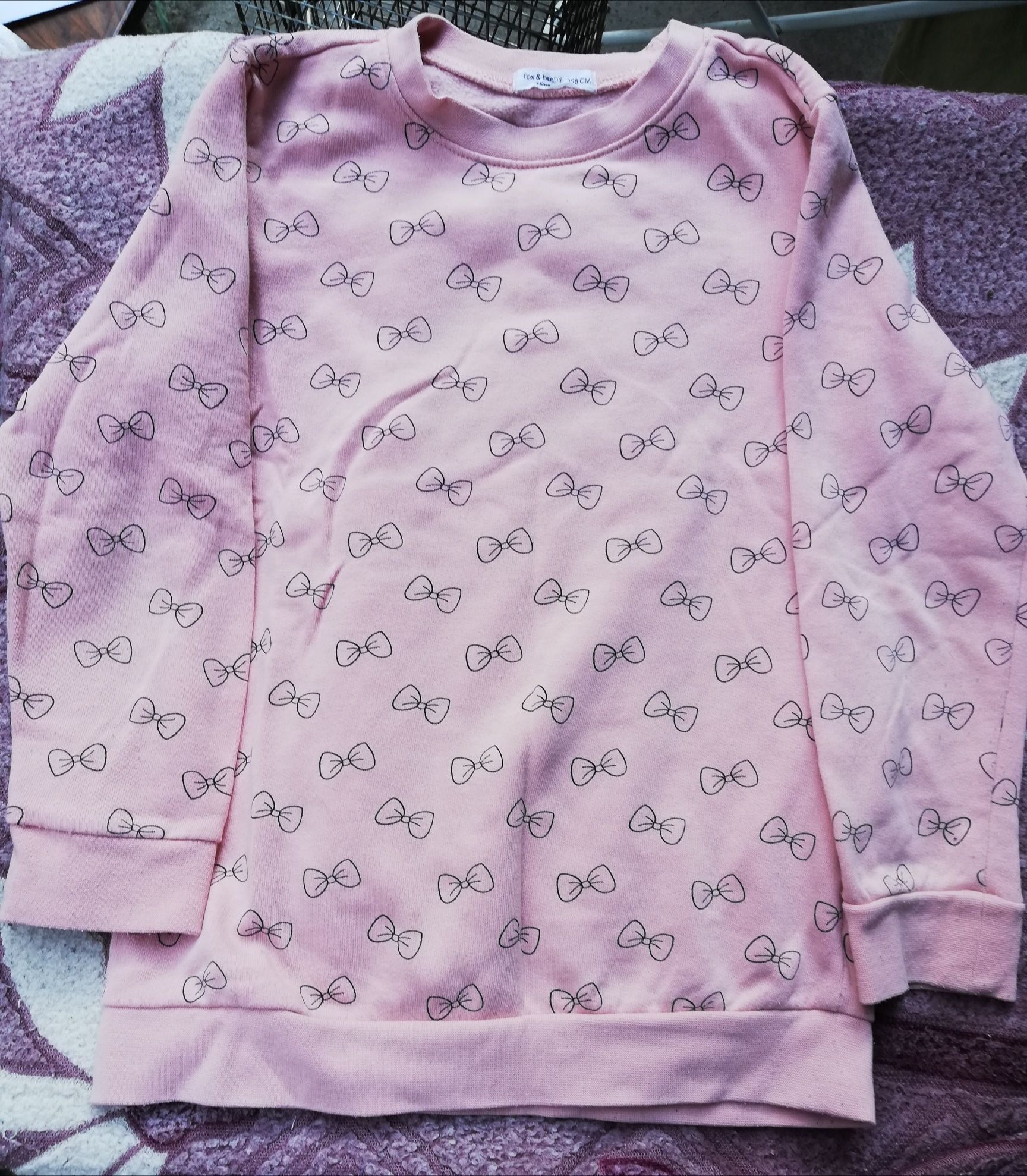 Różowa bawełniana bluza z długim rękawem, 128 cm