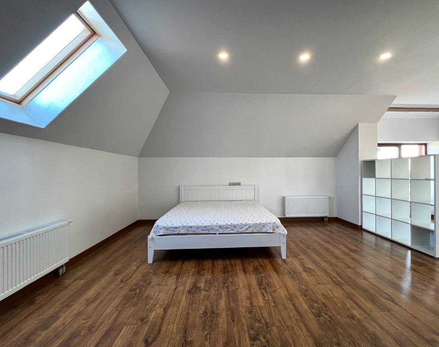 Жилий дім200м2+0,25га.Камін,сонячні панелі,електро/твердопалевний котл